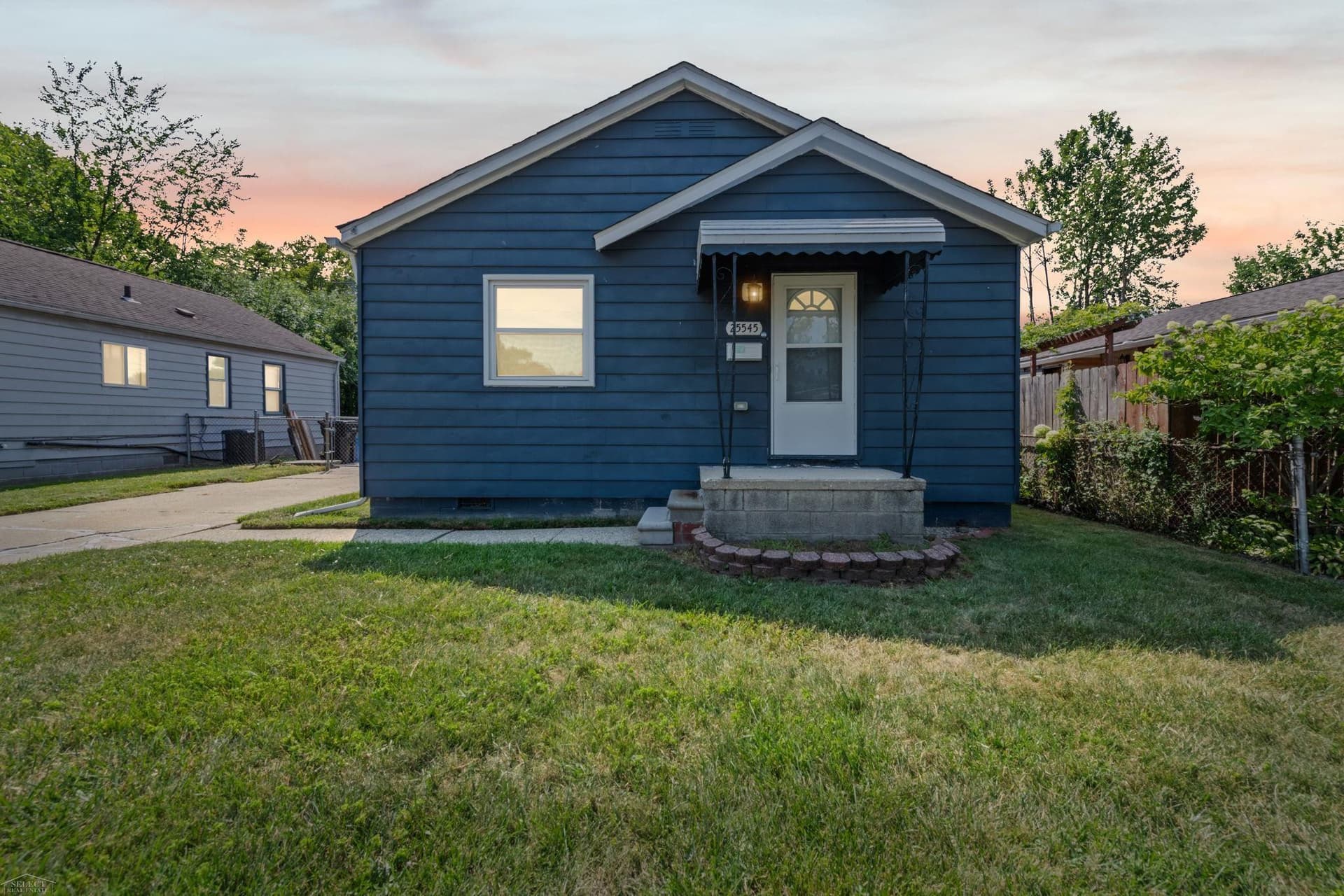 25545 Packard Street, Roseville, MI 48066