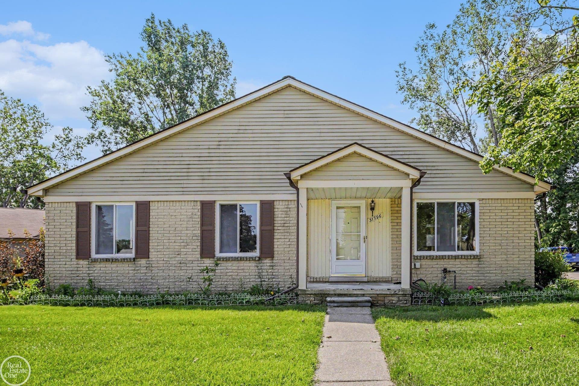 31796 Breezeway, 25, New Baltimore, MI 48047