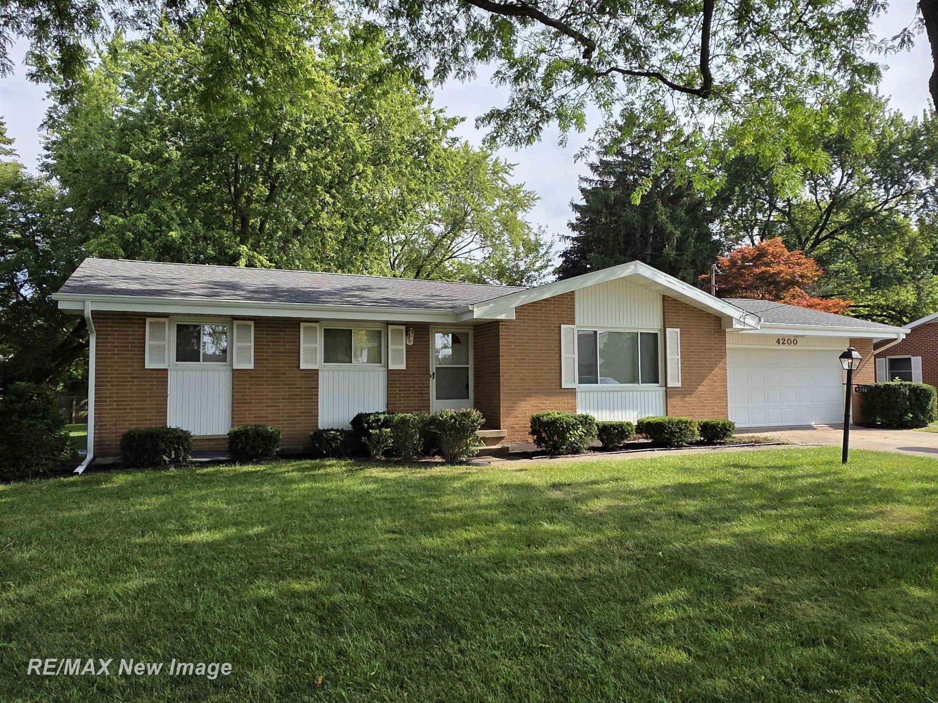 4200 S Wayside Drive, Saginaw, MI 48603