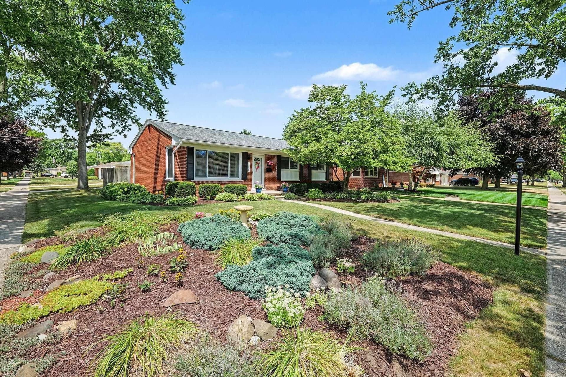 11209 Erdmann Road, Sterling Heights, MI 48314