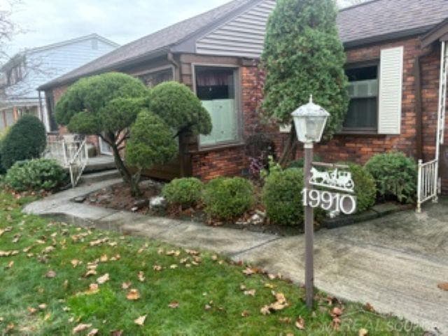 19910 Parkside Street, Saint Clair Shores, MI 48080