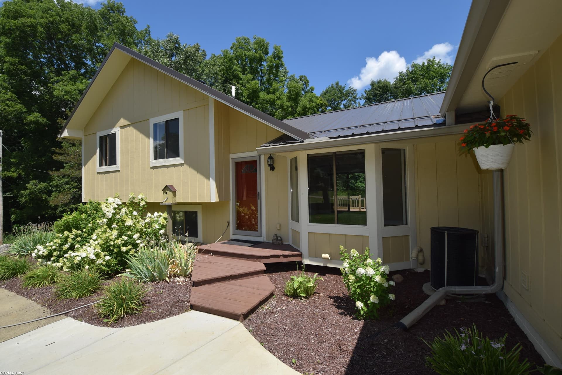 3424 Abbey Lane, Lapeer, MI 48446