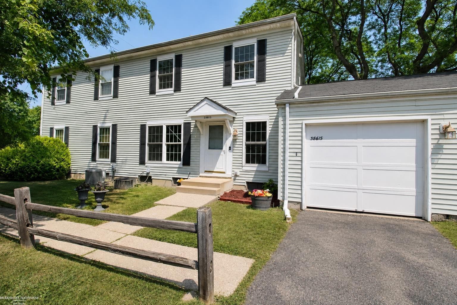 38615 Diamond Head Court, Clinton Twp, MI 48038
