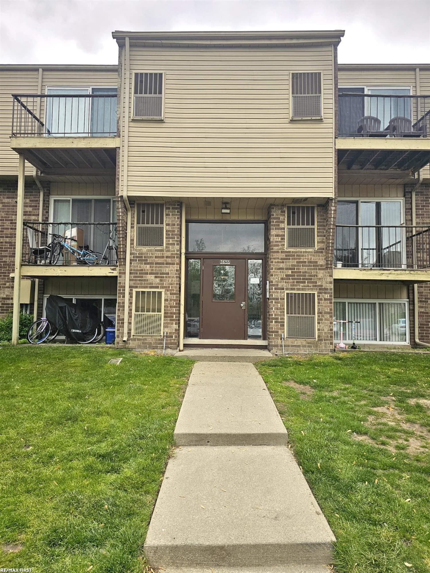 38255 Fairway Court, Clinton Twp, MI 48038