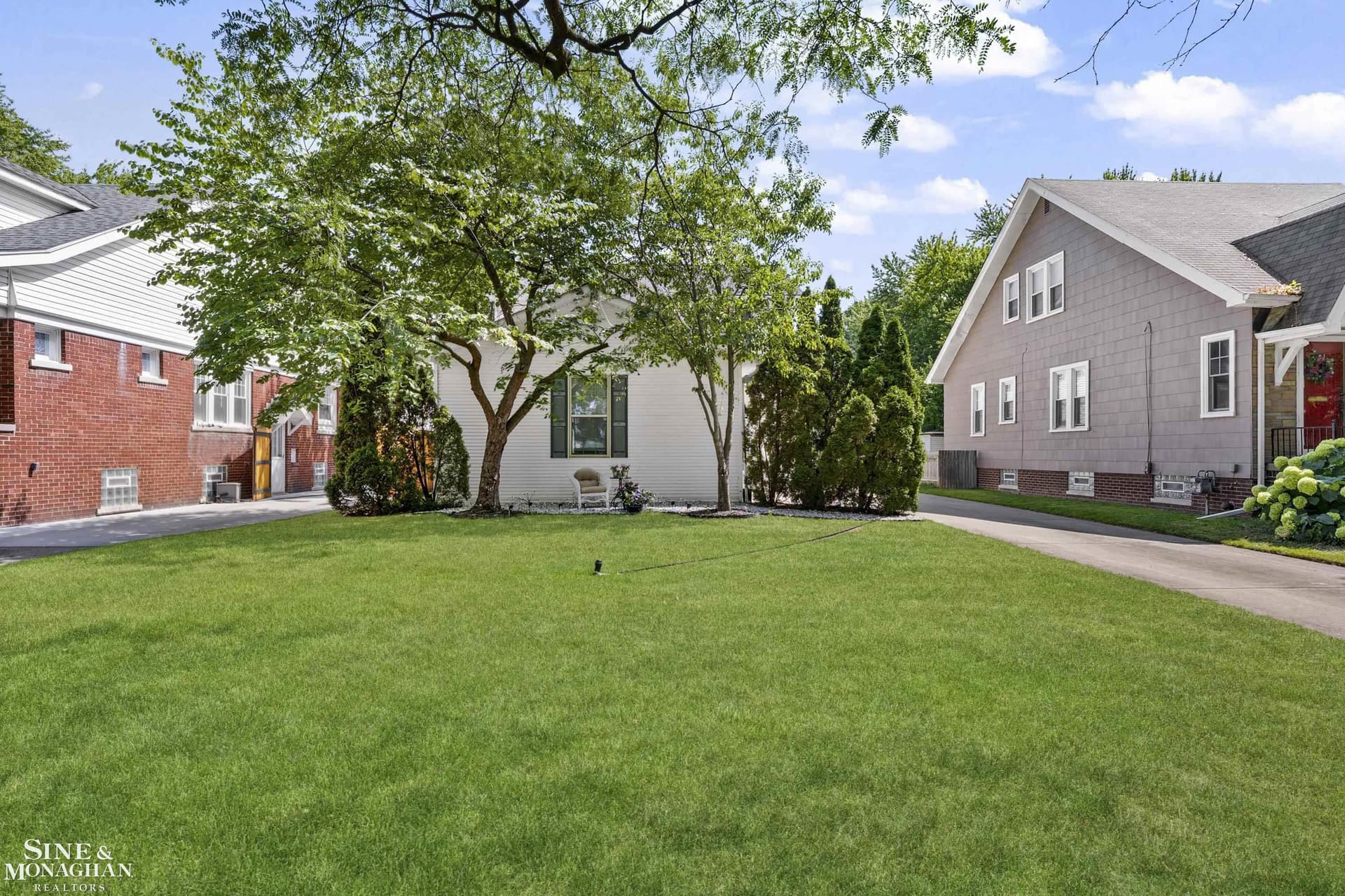 886 St. Clair Avenue, Grosse Pointe, MI 48230