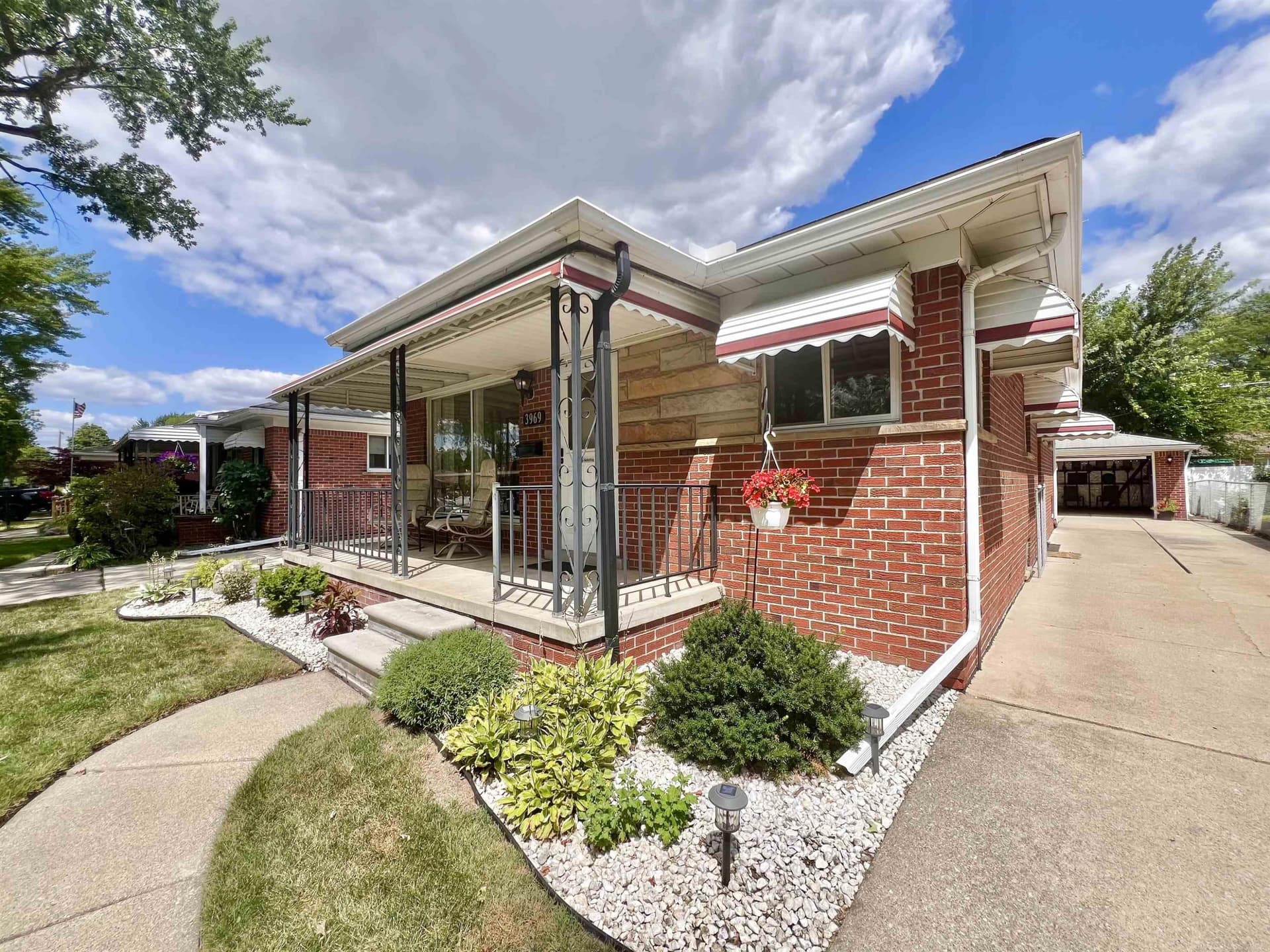 3969 Mckinley Street, Dearborn Heights, MI 48125