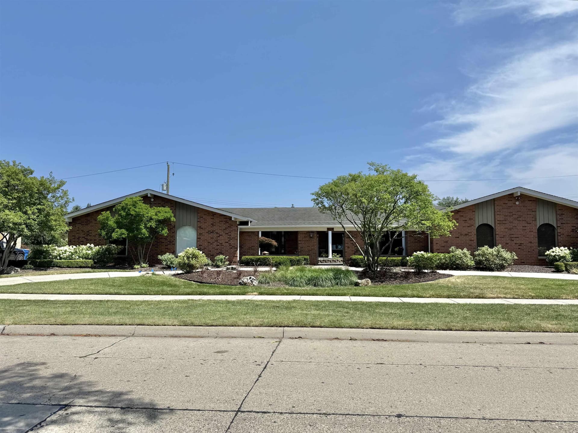 32044 Vegas Drive, Warren, MI 48093
