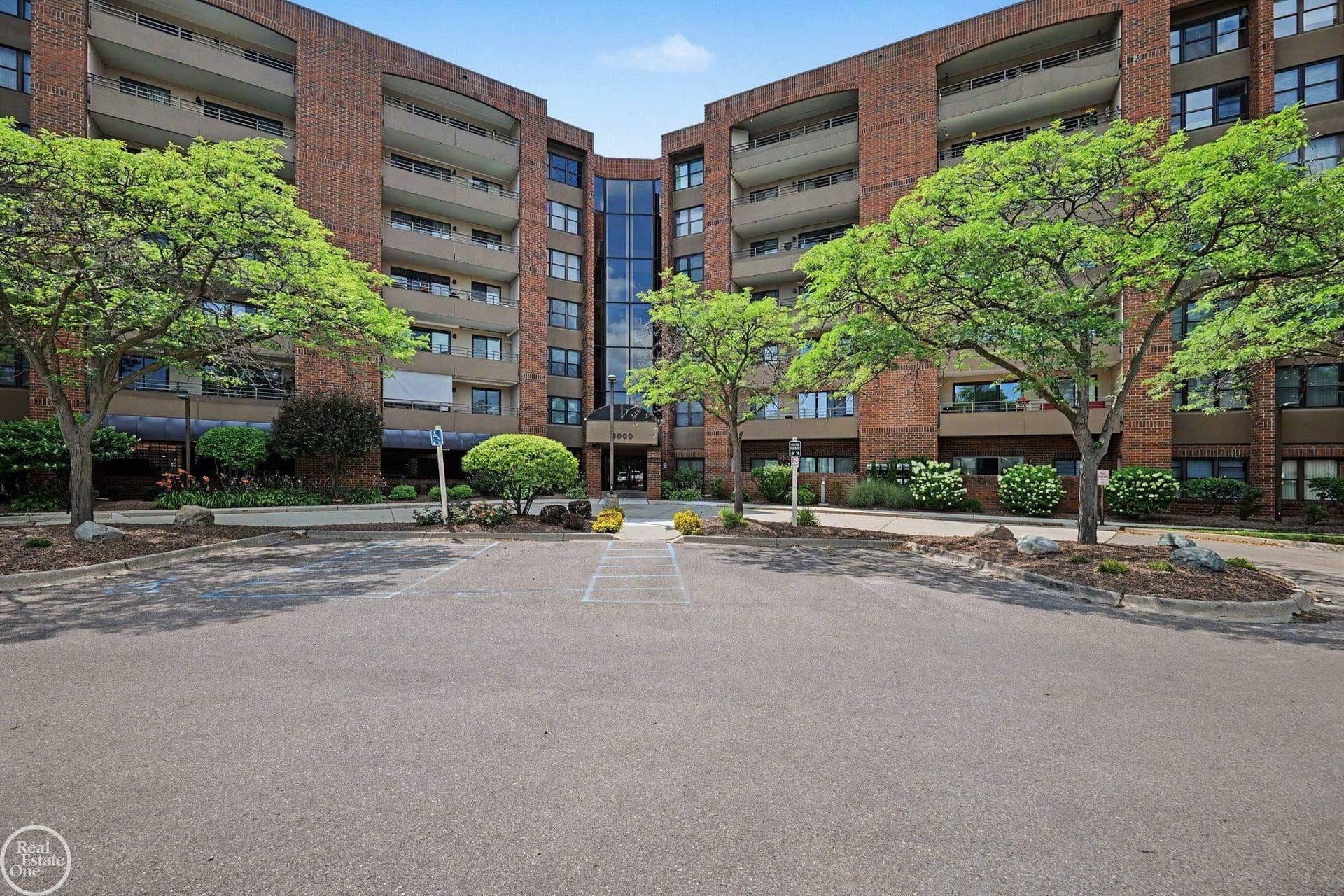 3412 Country Club Drive, 54, Saint Clair Shores, MI 48082