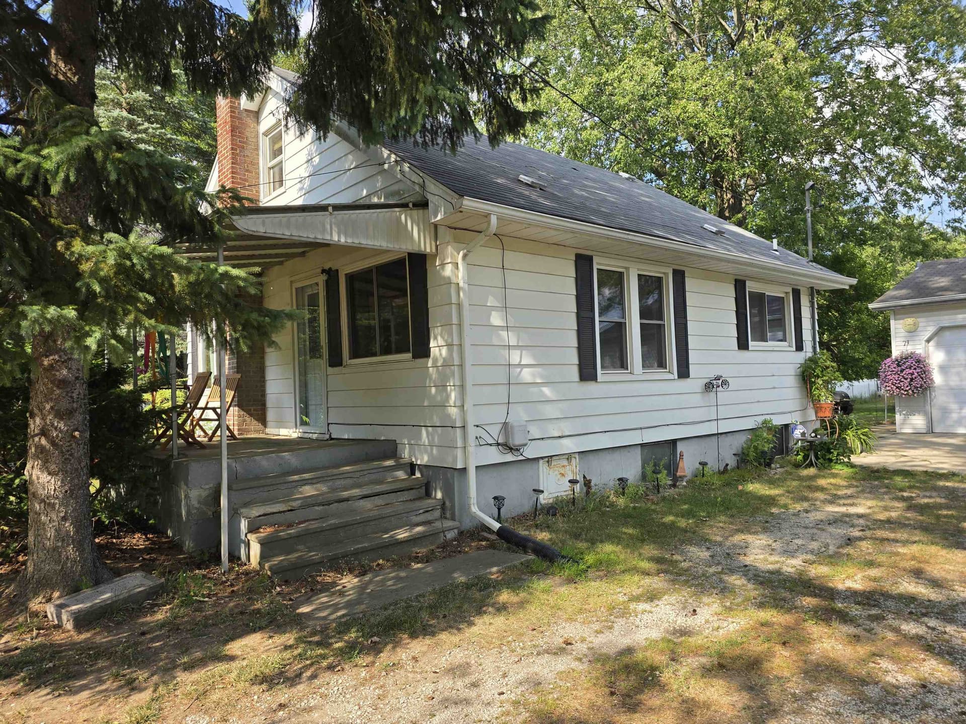 1271 S dye Road, Flint, MI 48532