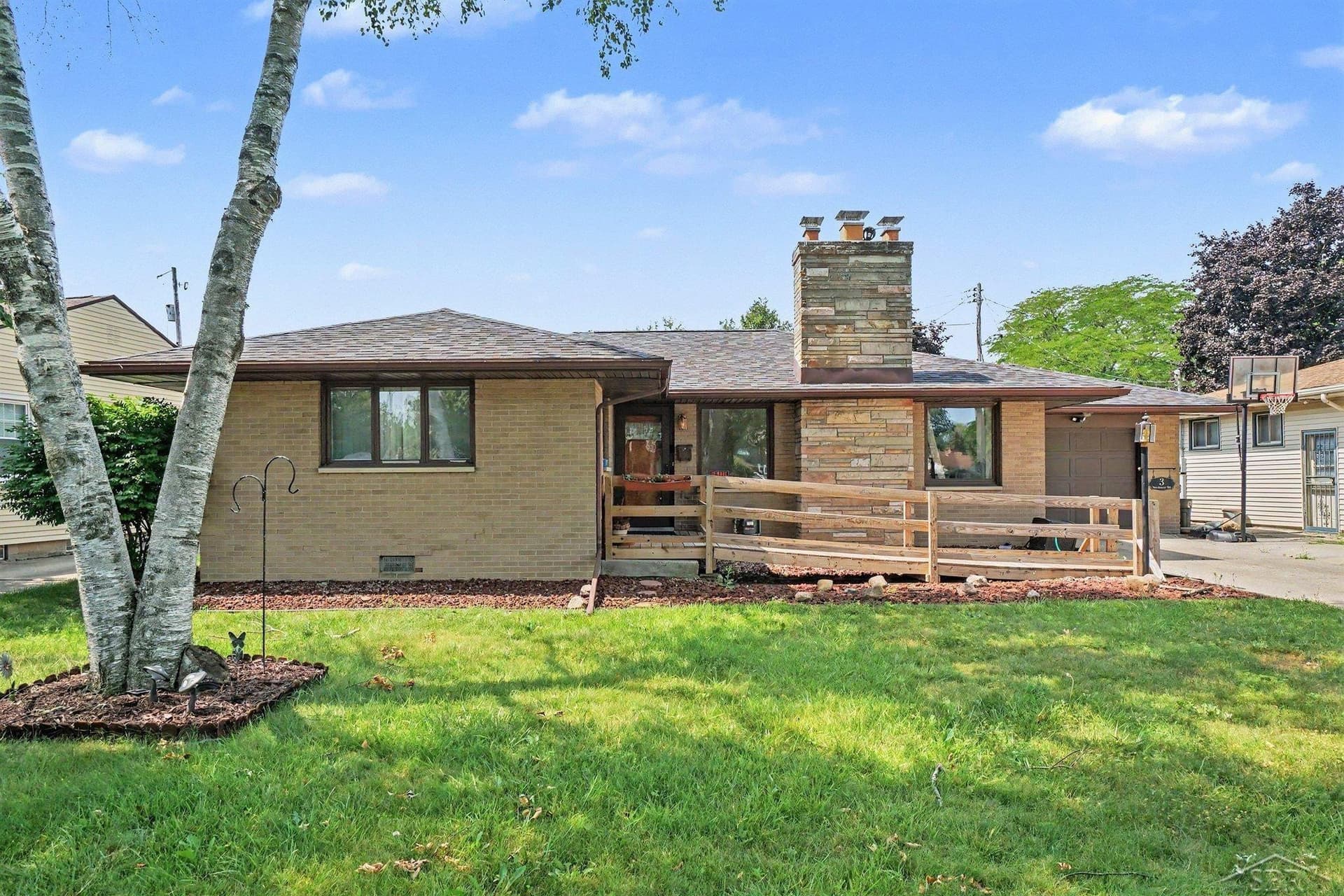 3 Northmoor Road, Saginaw, MI 48602