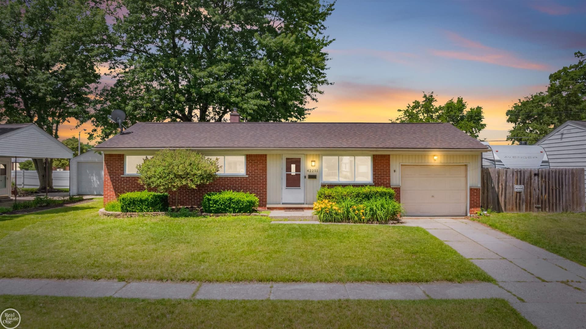 42251 BETLEY Drive, Sterling Heights, MI 48313
