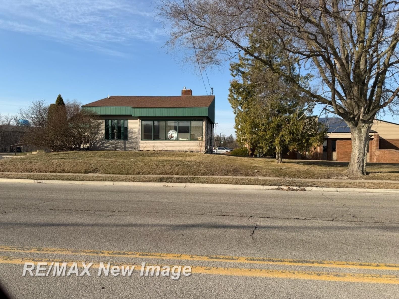402 Bayliss Street, Midland, MI 48640
