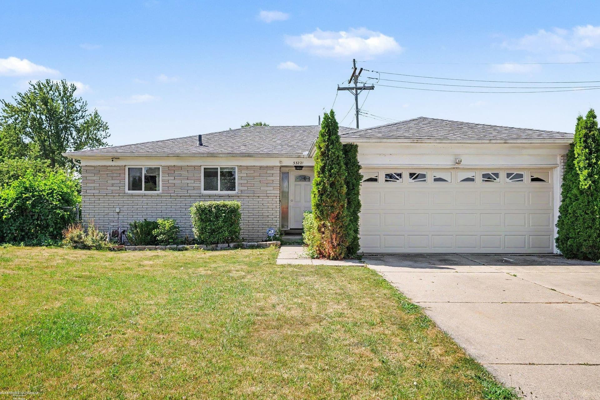 33221 Clifton Drive, Sterling Heights, MI 48310