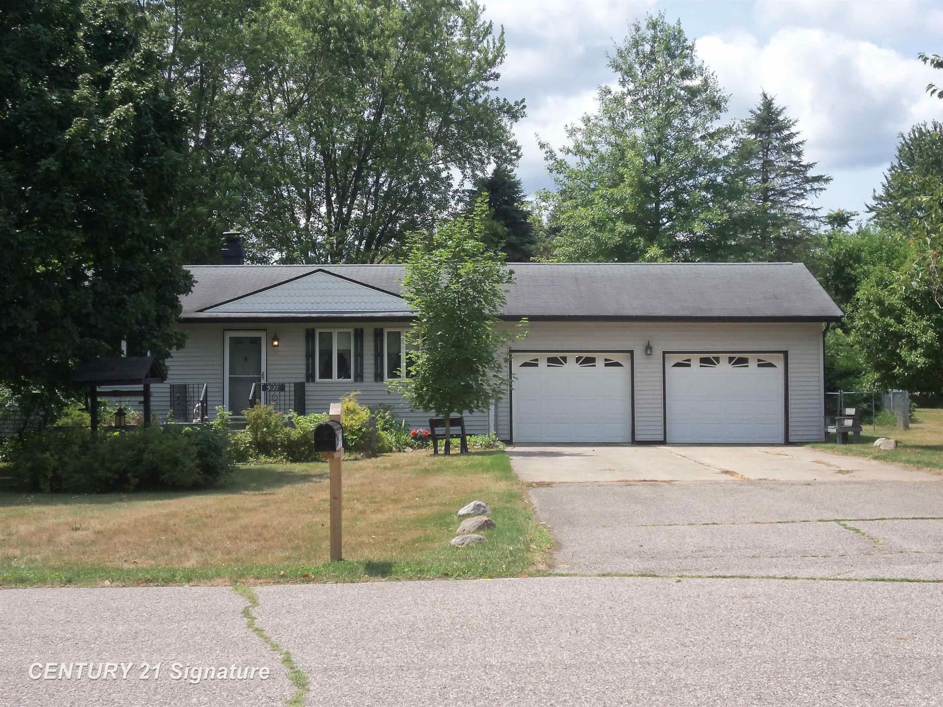 5127 Arbor Lane, Flint, MI 48506