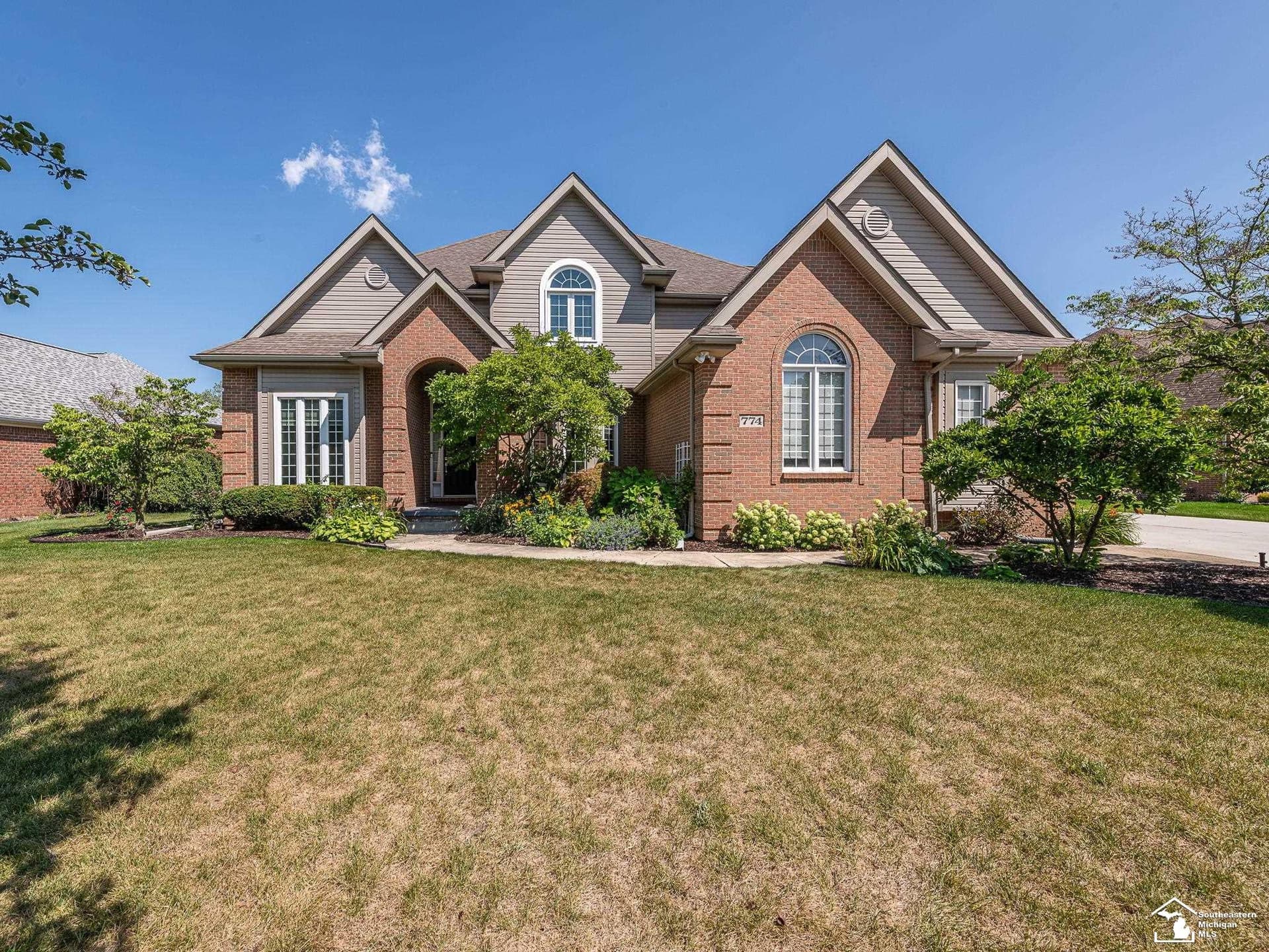 774 Windsor Court, Monroe, MI 48161