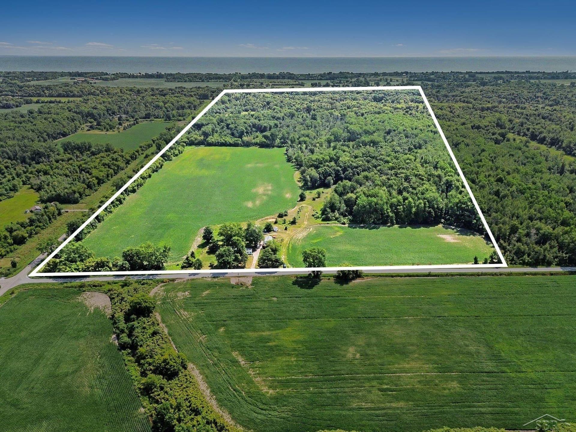 4944 N Elevator Road, Pinconning, MI 48650