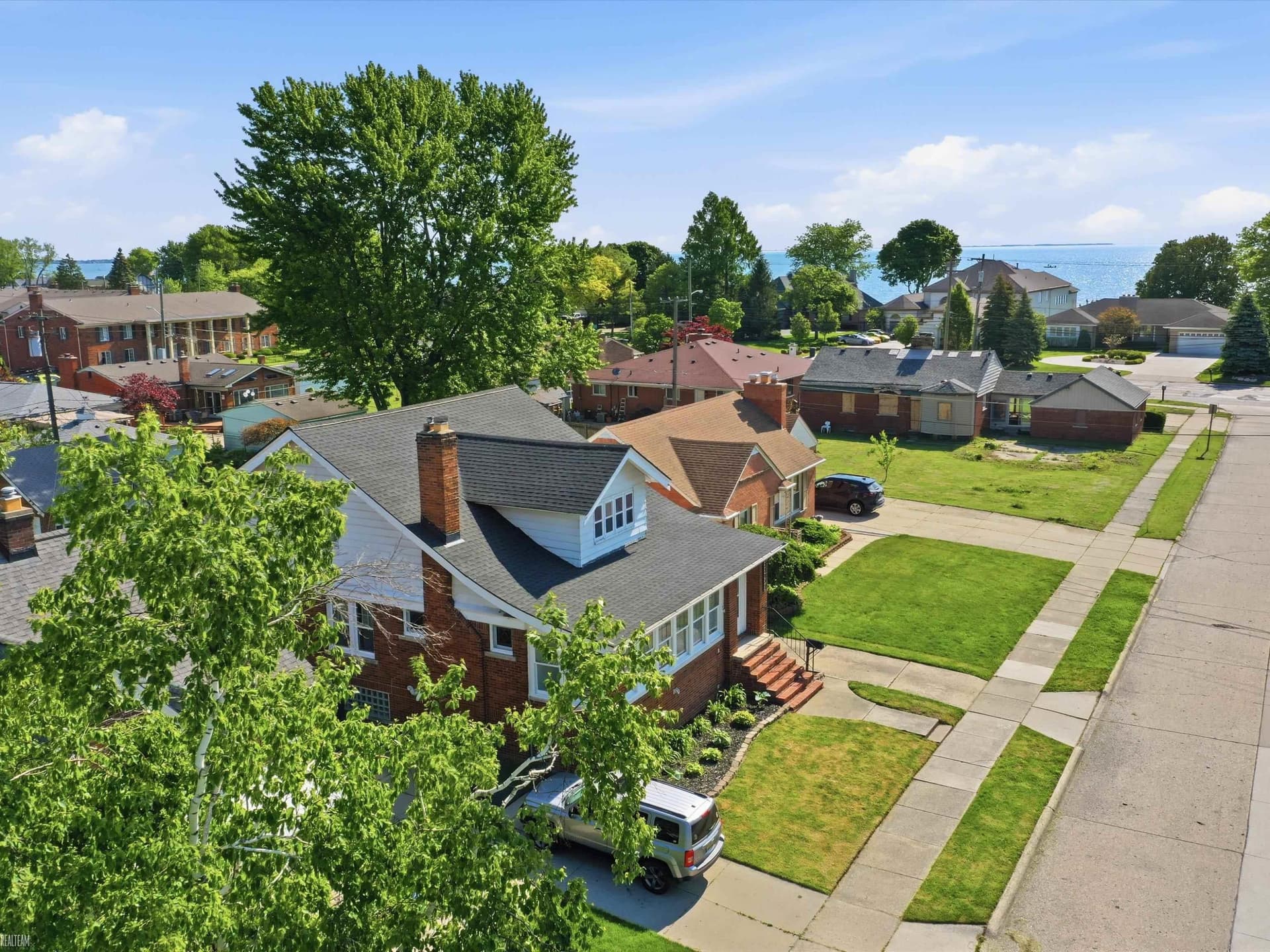 22823 Visnaw Street, Saint Clair Shores, MI 48081
