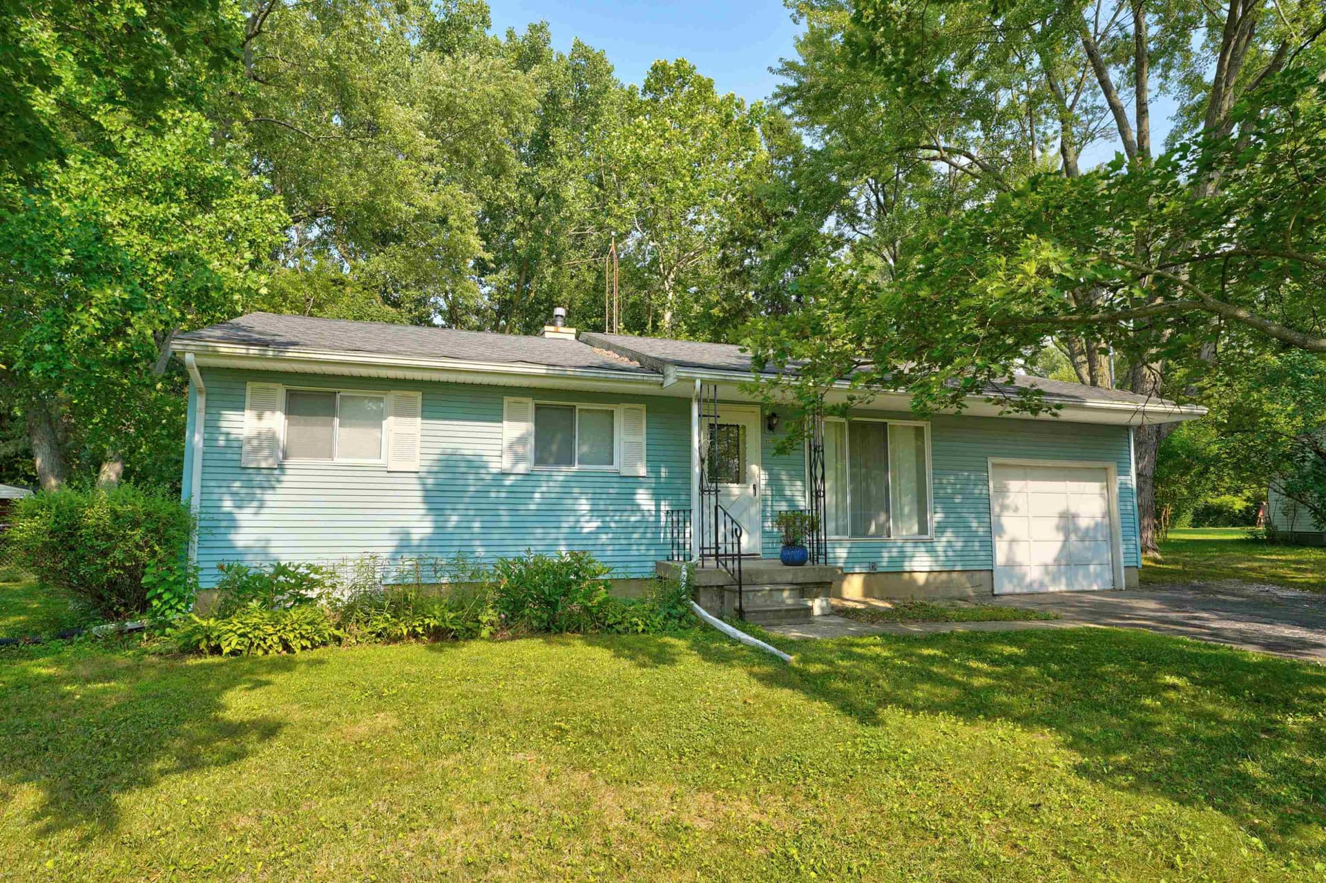 9222 Maplewood Street, Clio, MI 48420