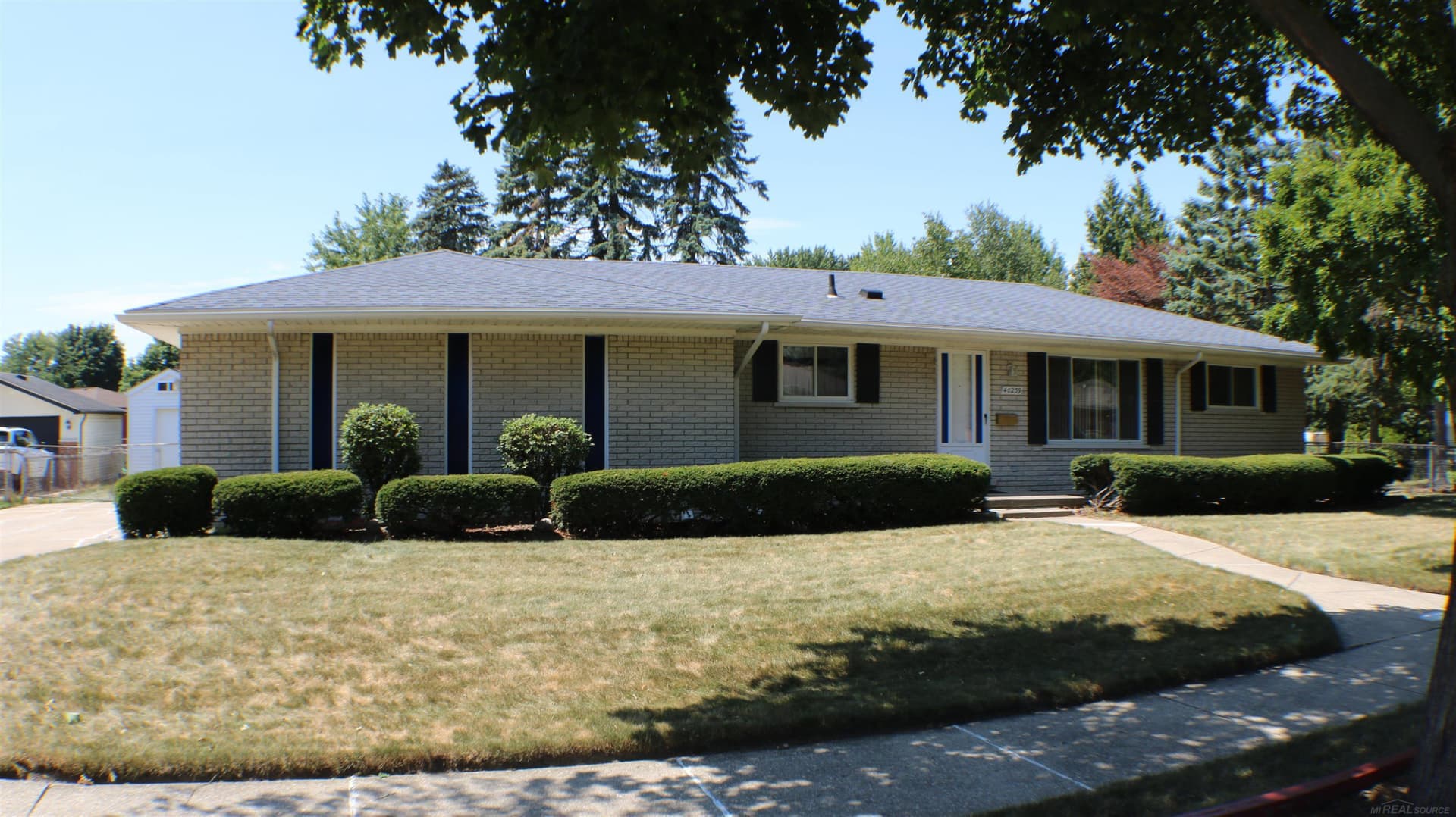 40239 Regency Drive, Sterling Heights, MI 48313