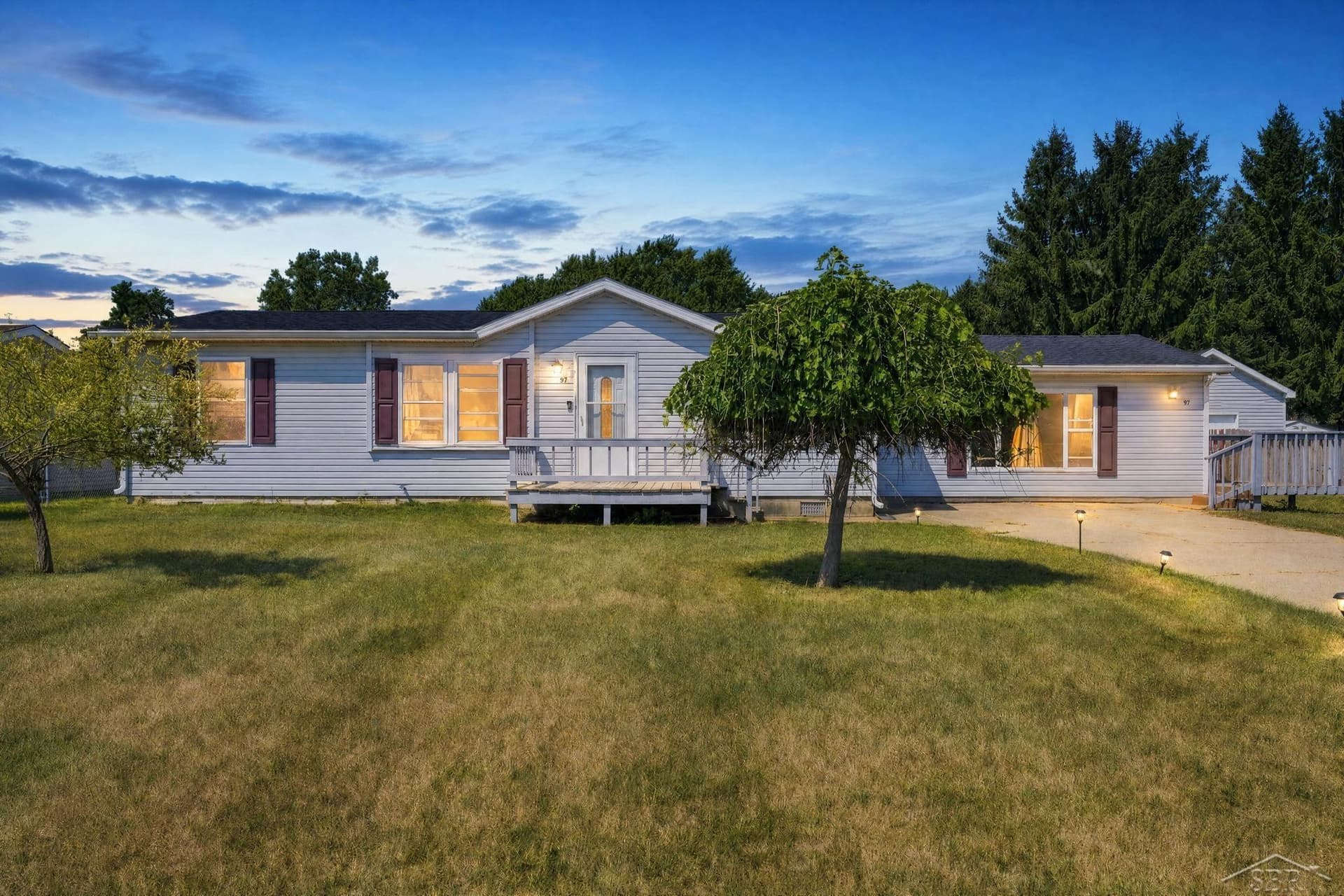 97 N Flower Street, Croswell, MI 48422