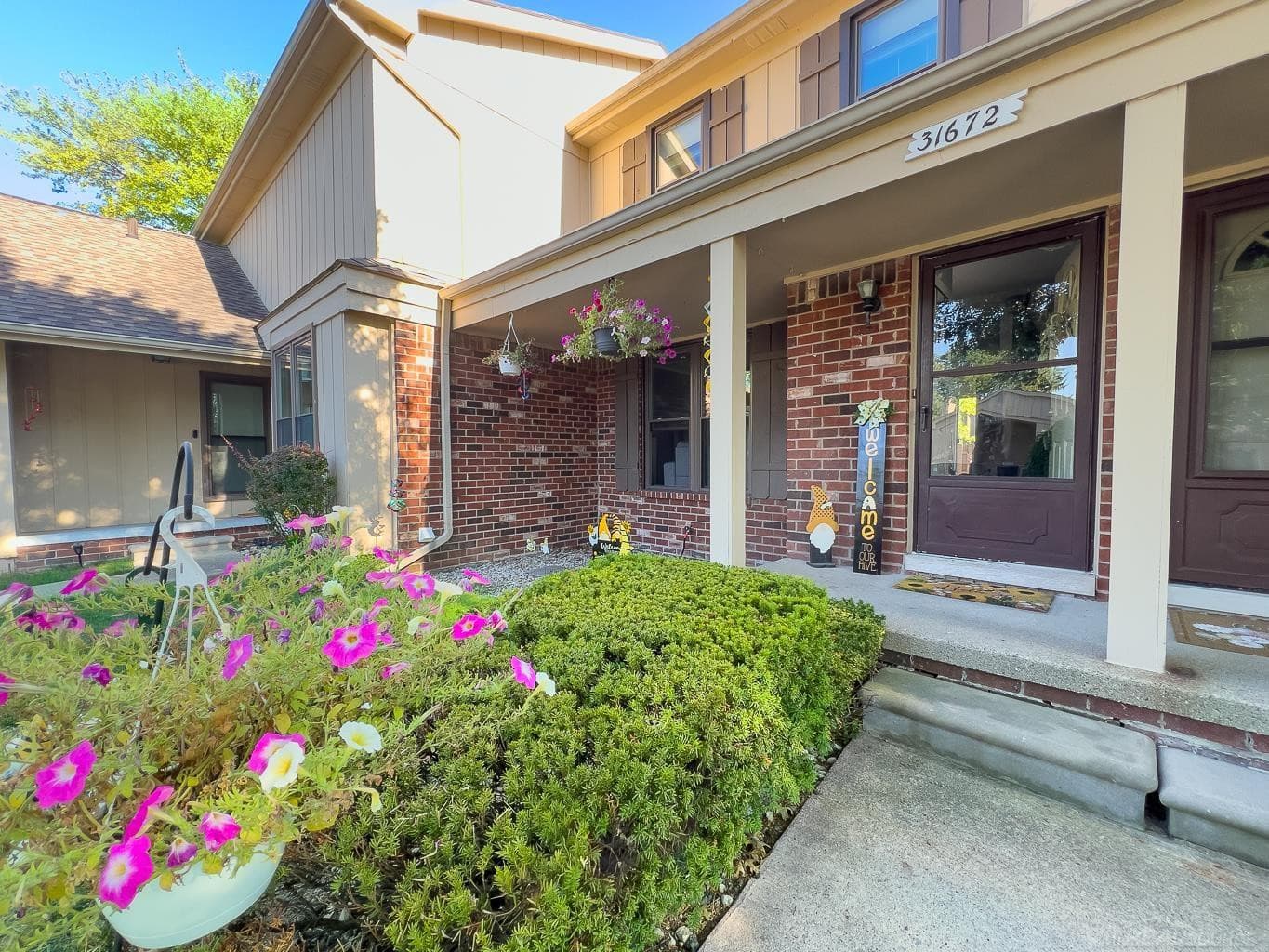 31672 Bear Creek Boulevard, Warren, MI 48093