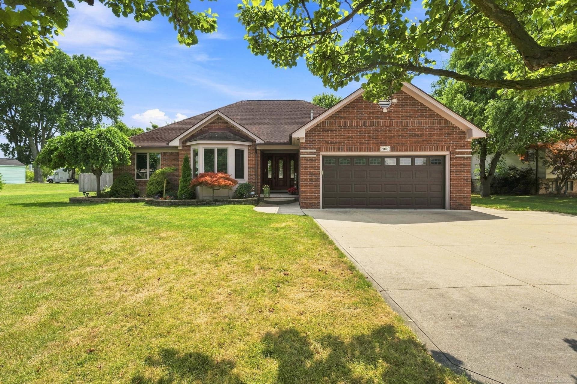 21010 Miles S Street, Clinton Twp, MI 48036