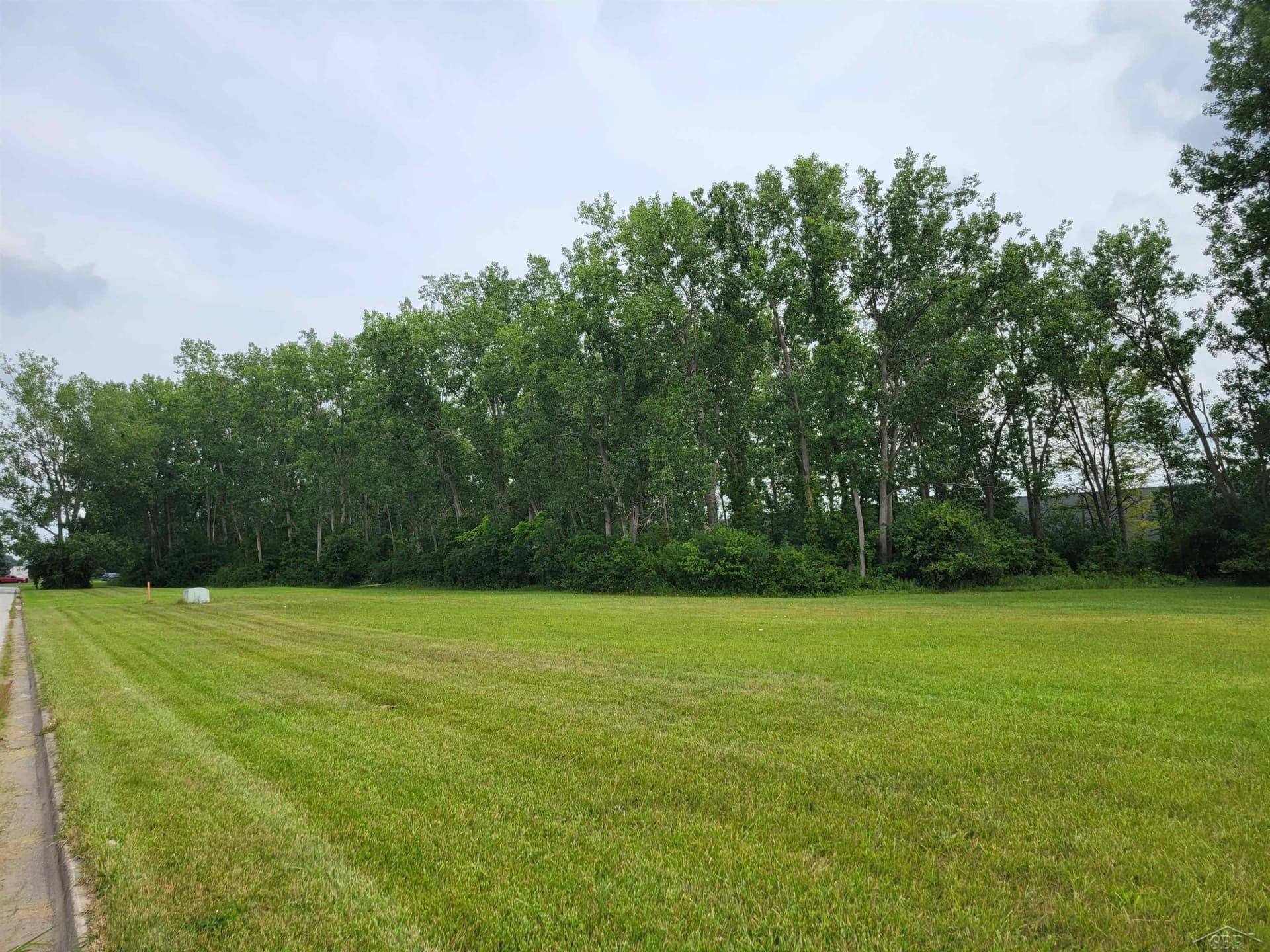 S McLeod Drive, Saginaw, MI 48604