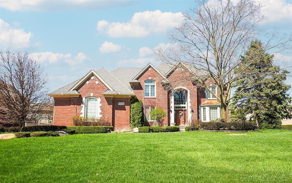 54182 Queensbourough Drive, Utica, MI 48315