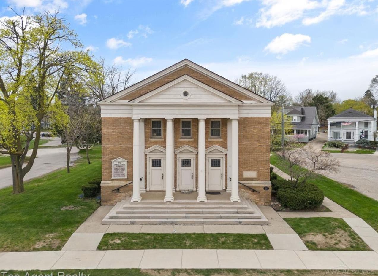 71 S Washington Avenue, Oxford, MI 48371