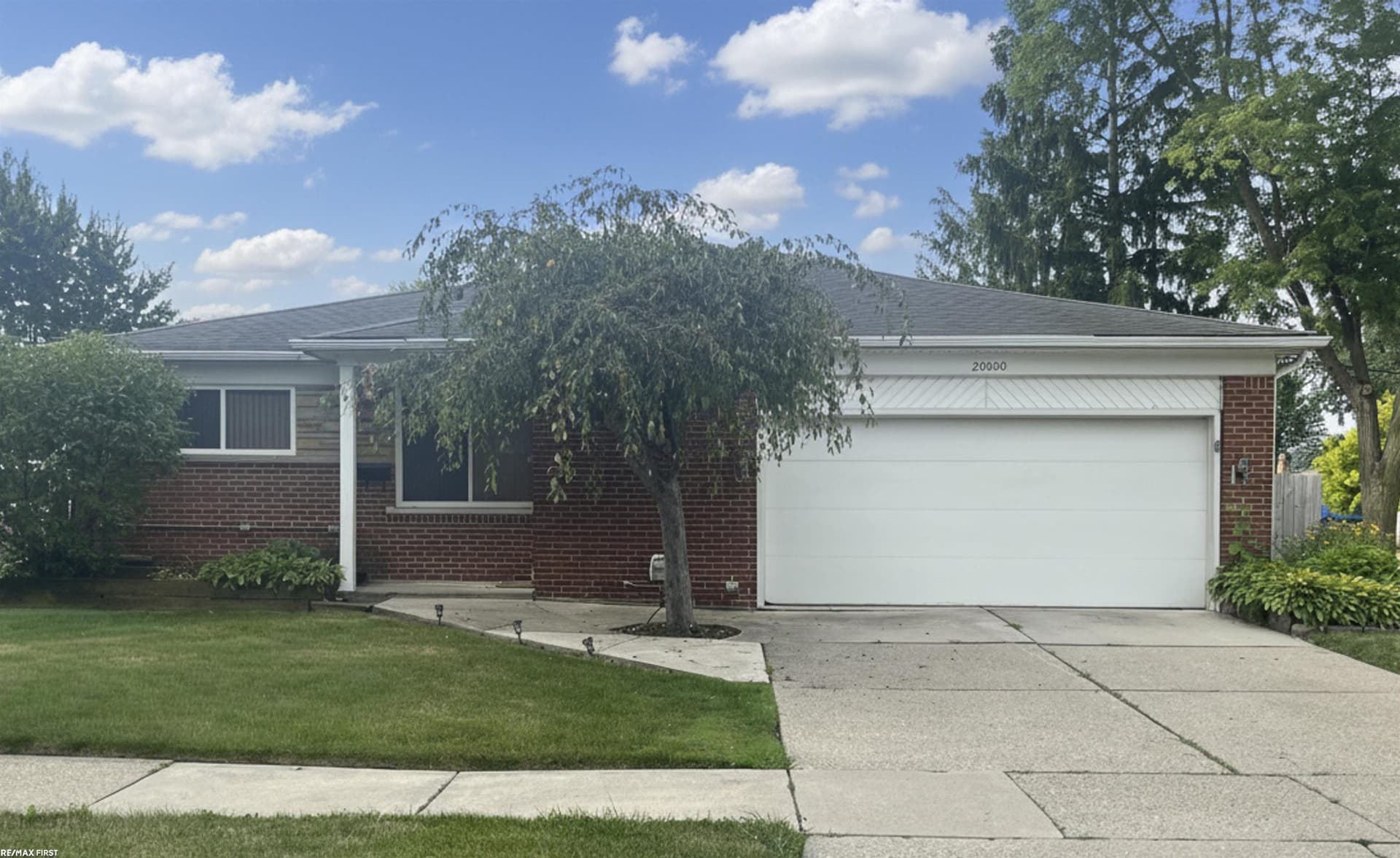 20900 Bayside Street, Saint Clair Shores, MI 48081
