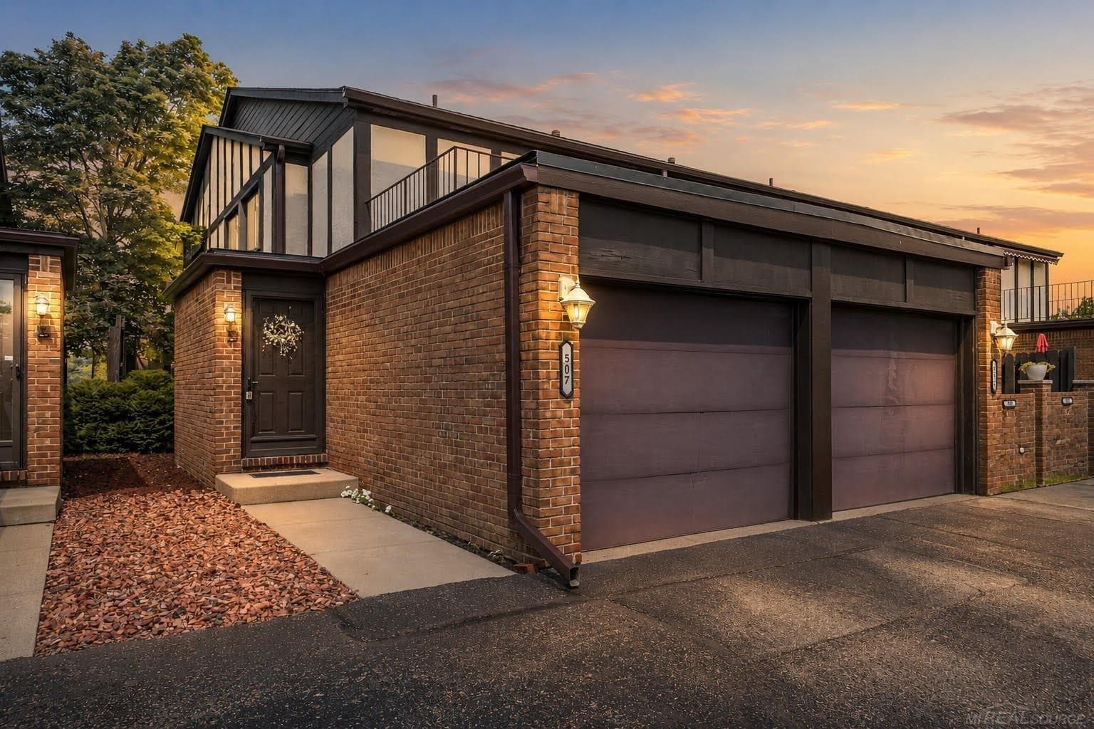 507 Country Club Drive, Saint Clair Shores, MI 48082