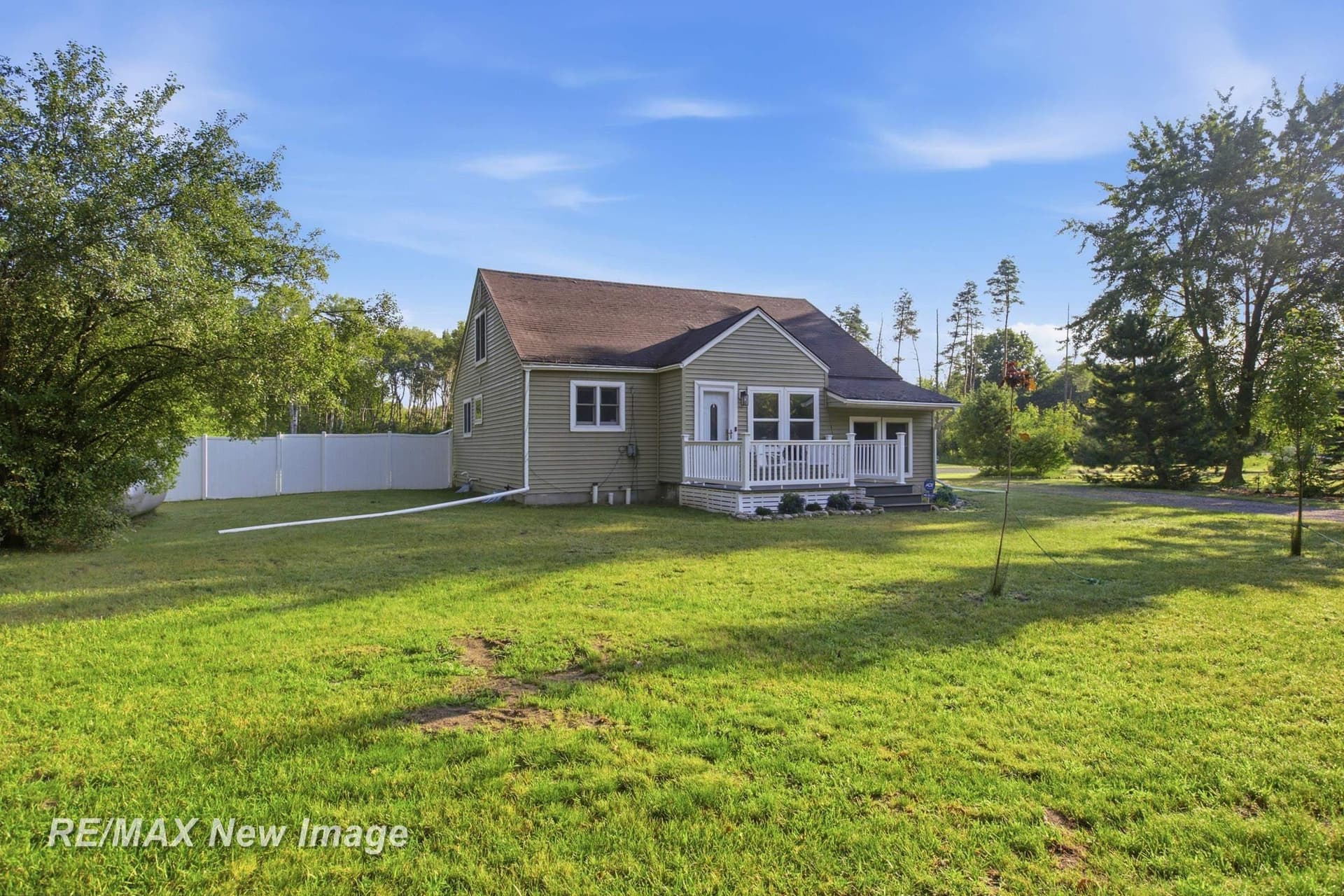 740 W Pine River Road, Midland, MI 48640