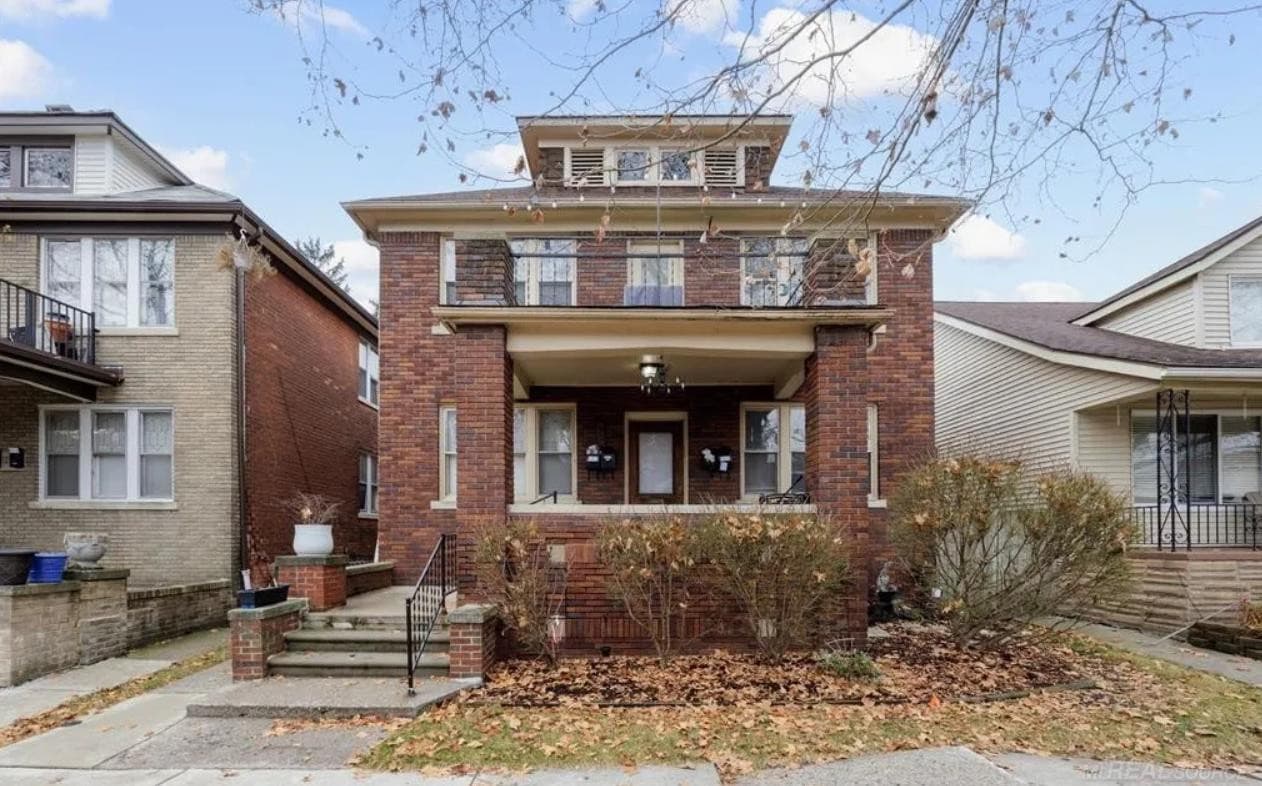 895 Beaconsfield Avenue, 2N, Grosse Pointe Park, MI 48230