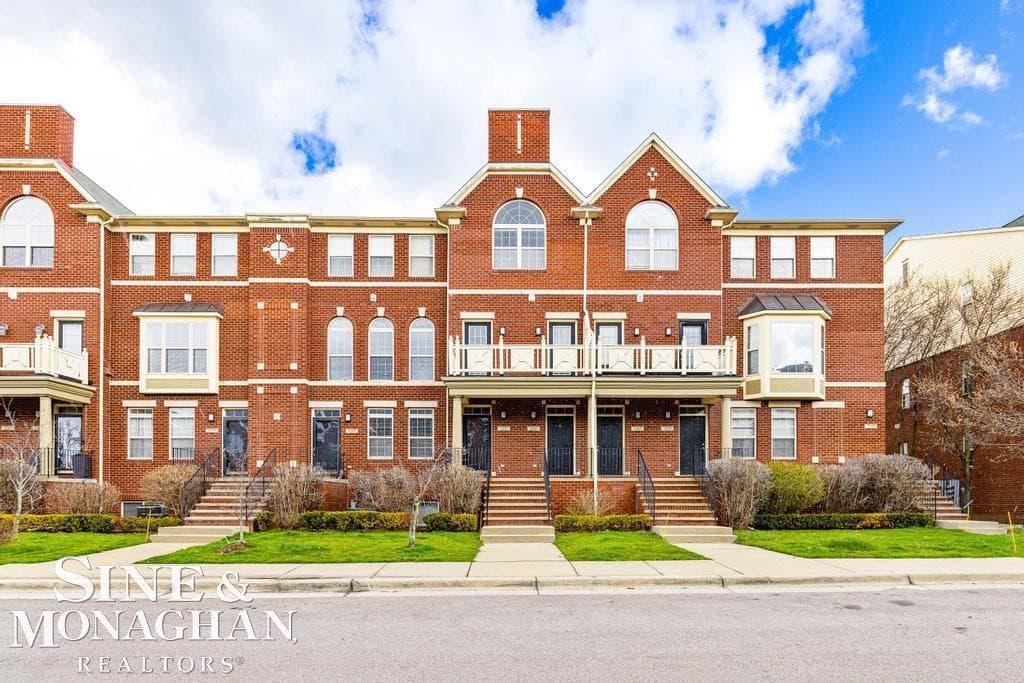 3251 Camden Drive, Troy, MI 48084