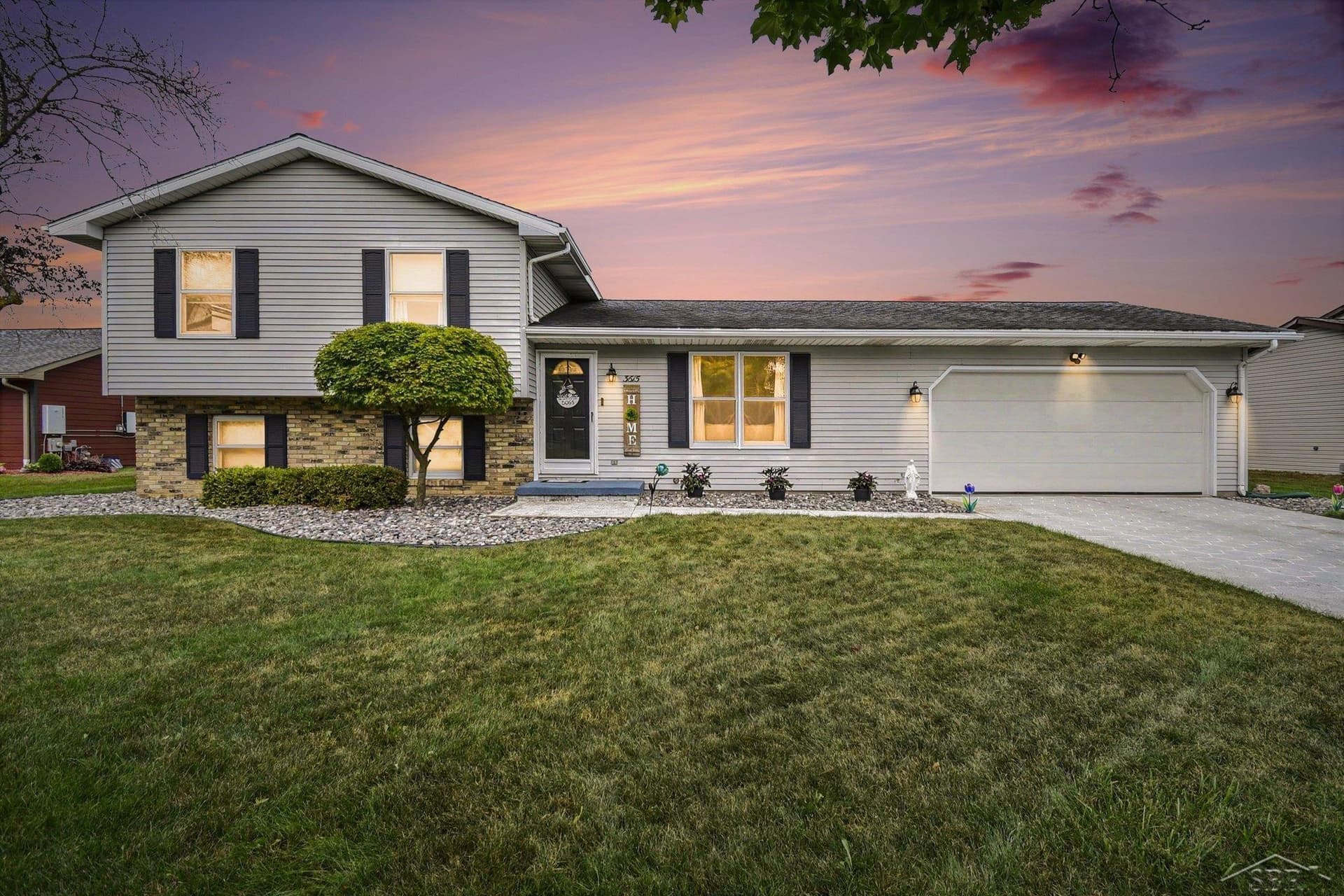 3615 Desert Drive, Saginaw, MI 48603