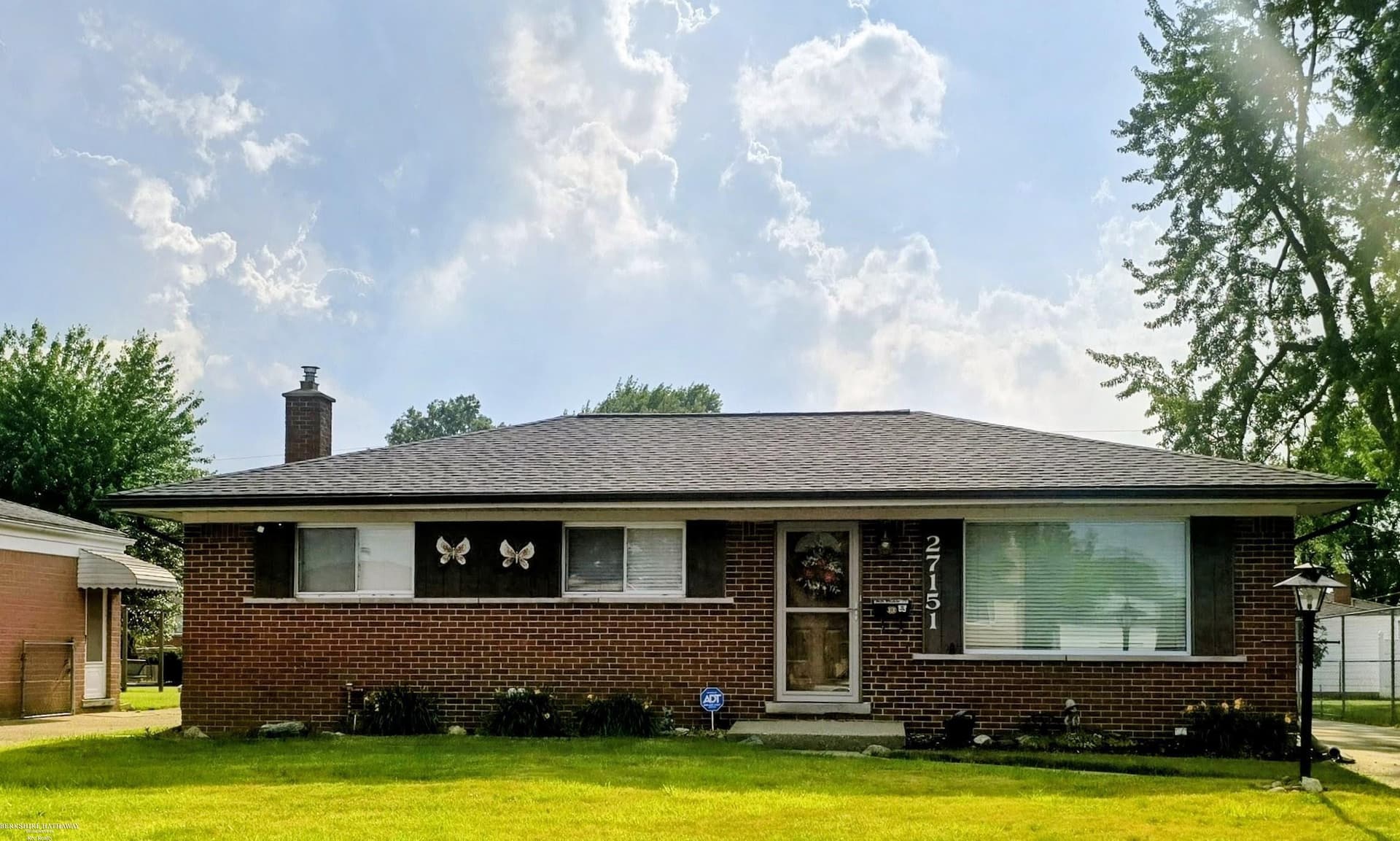 27151 Clarpointe Drive, Warren, MI 48088