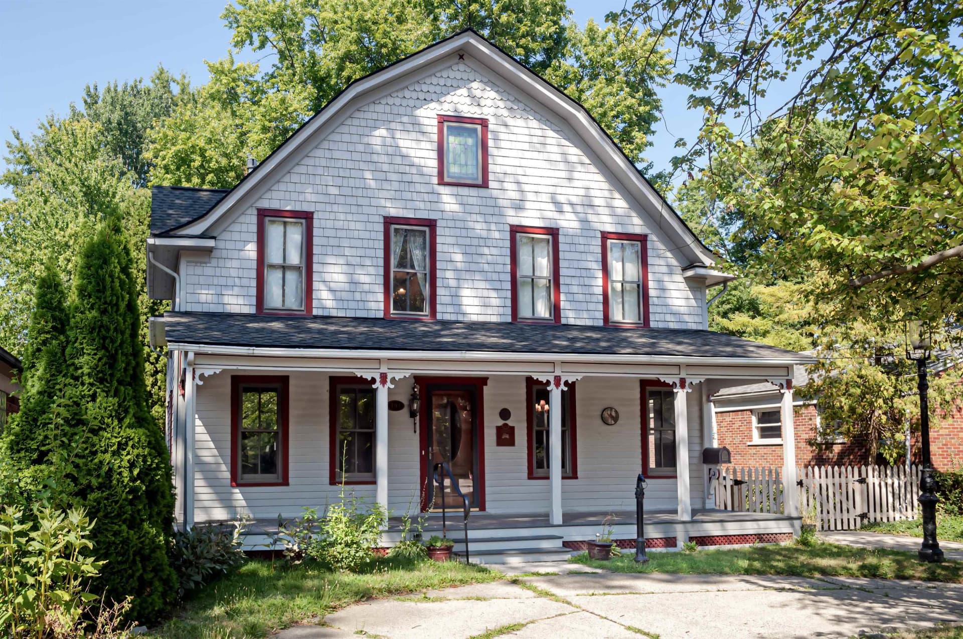 194 Moross Road, Grosse Pointe Farms, MI 48236