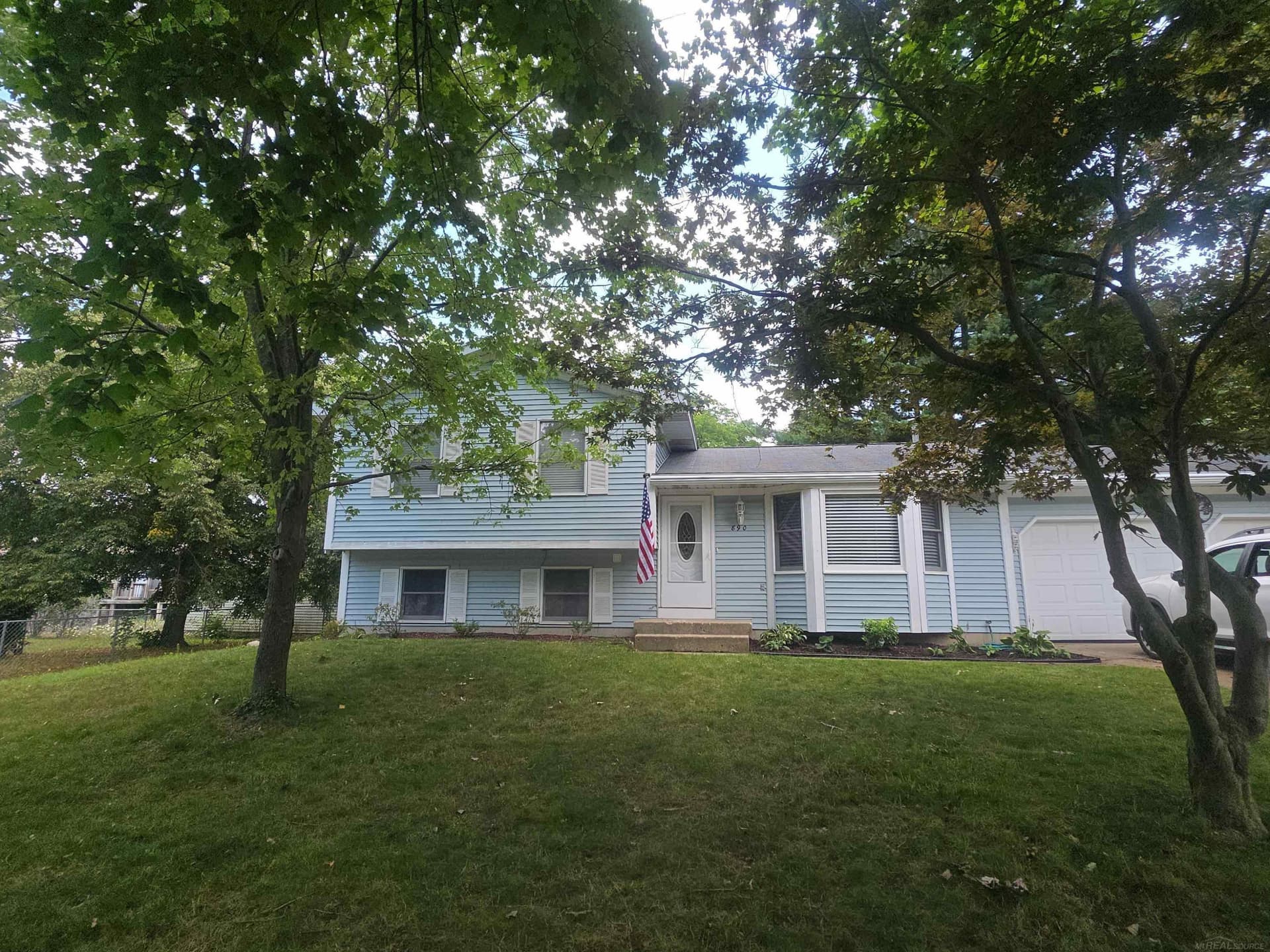 890 Gabrielle Court, Grand Rapids, MI 49505