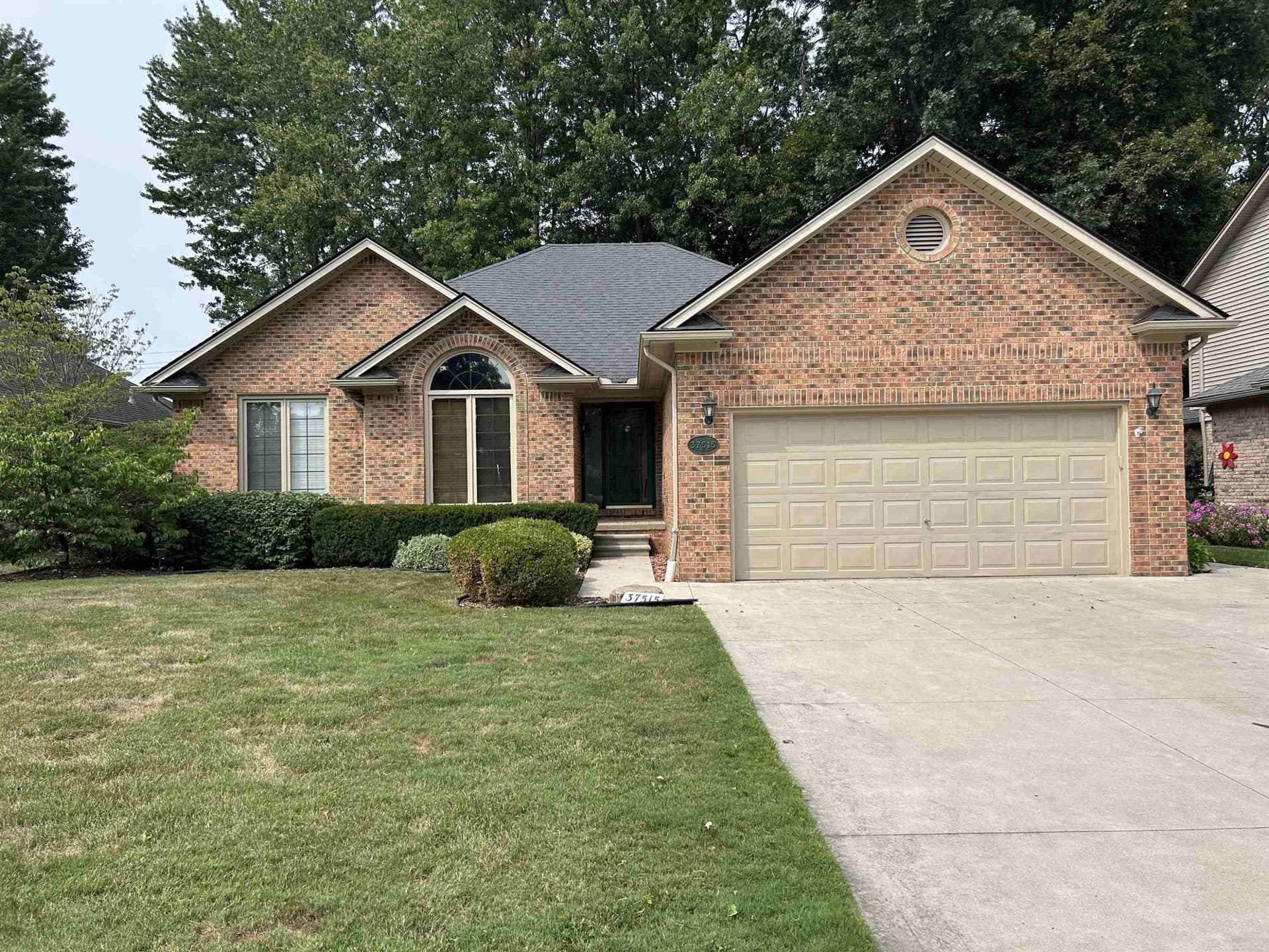 37515 Hanson Drive, Sterling Heights, MI 48310