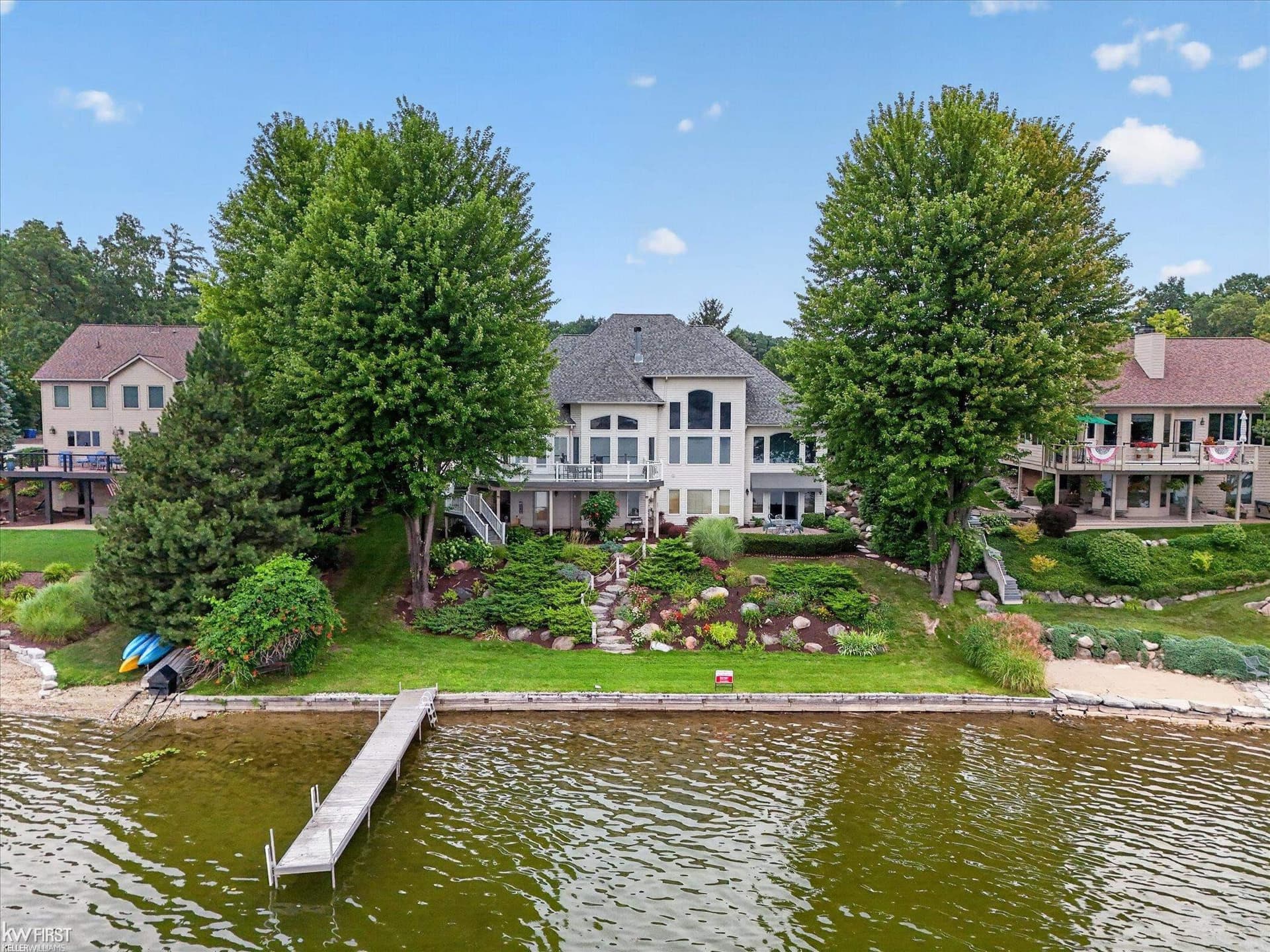 16048 Pine Bluff Court, Fenton, MI 48430