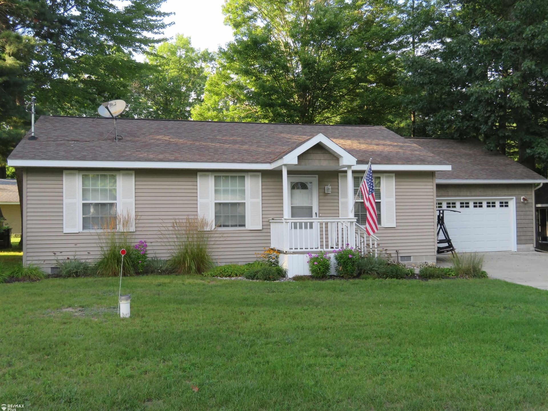 10369 W Higgins Lake Road, Roscommon, MI 48653