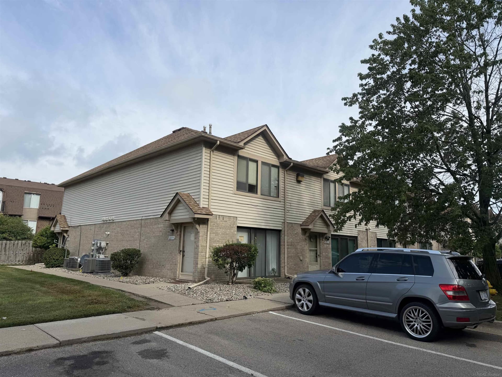 38589 Wellington Drive, Clinton Twp, MI 48036