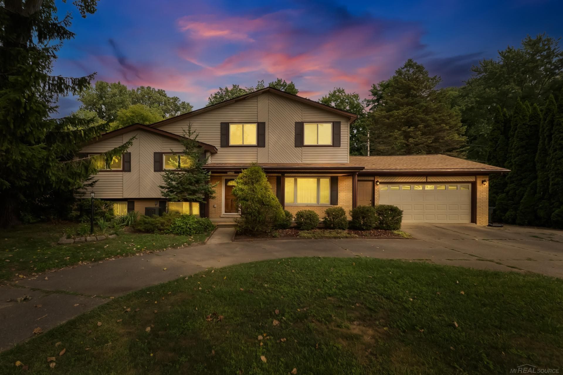 53346 Ruann Drive, Shelby Twp, MI 48316