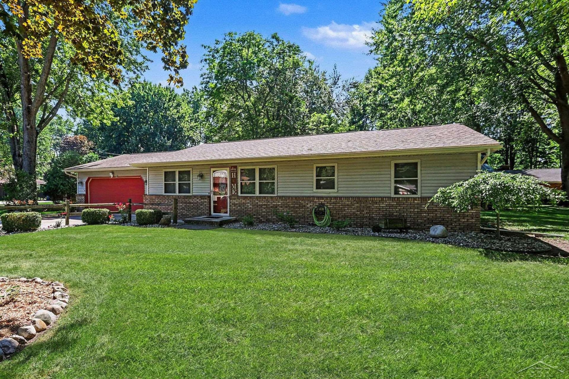 2530 Sierra Drive, Saginaw, MI 48609