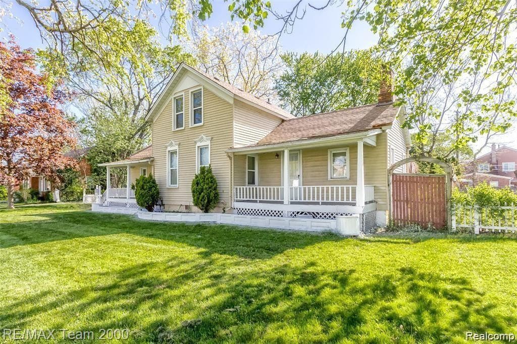 7730 GRAYFIELD Street, Dearborn Heights, MI 48127