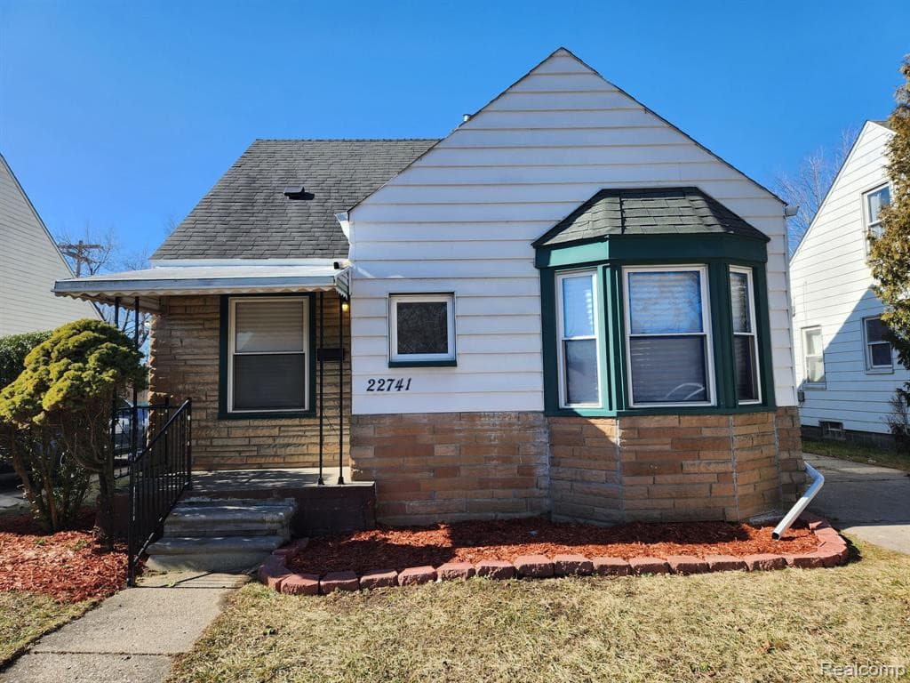 22741 NORMANDY Avenue, Eastpointe, MI 48021