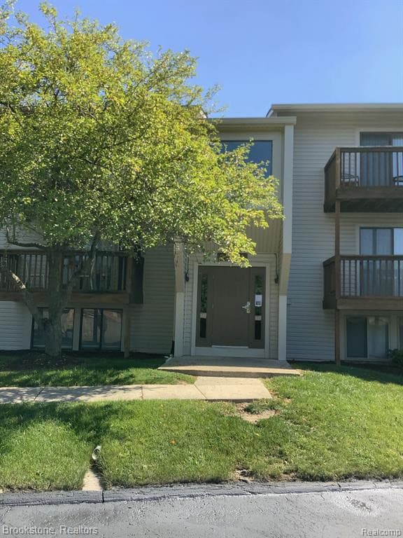 30074 W 12 MILE Road, Farmington Hills, MI 48334