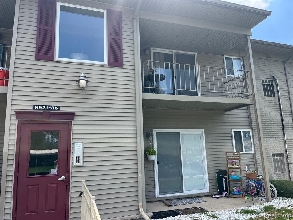 9933 ALLEN POINTE Drive, Allen Park, MI 48101