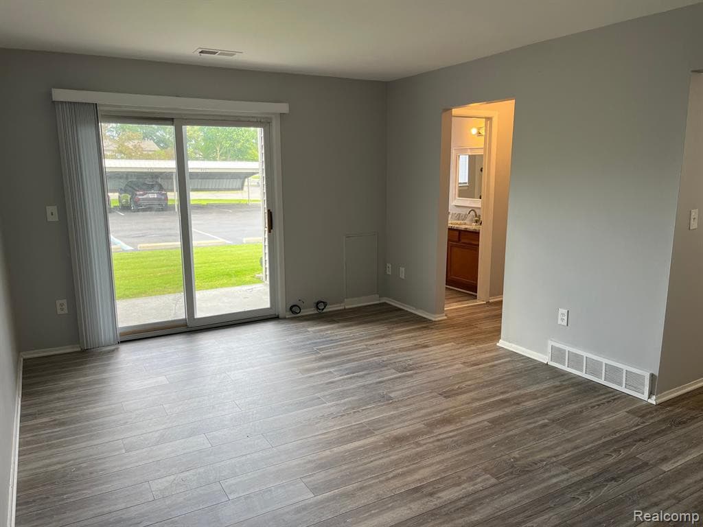 9926 ALLEN POINTE Drive, Allen Park, MI 48101