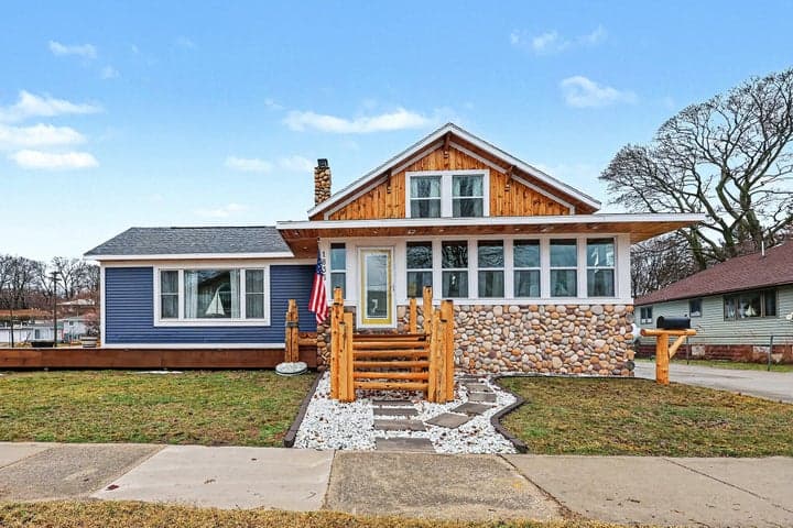 1835 Edgewater Street, Muskegon, MI 49441